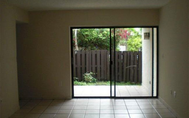 Building Photo - 9429 Fontainebleau Blvd