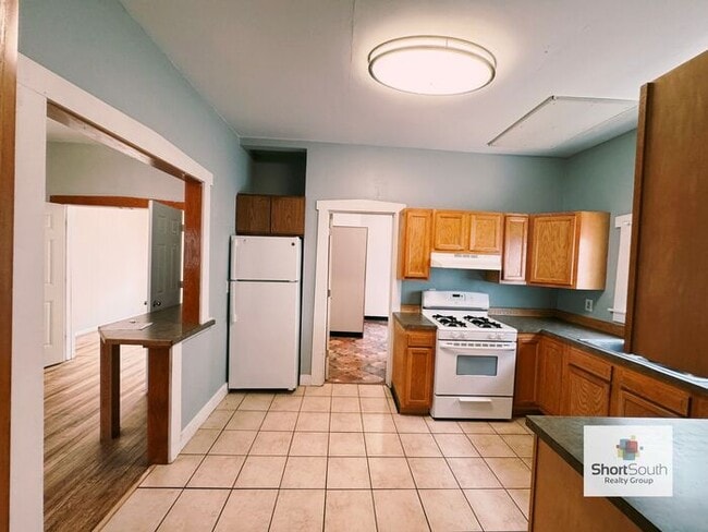 Foto del edificio - 4 bed 2 bath Single Family Home