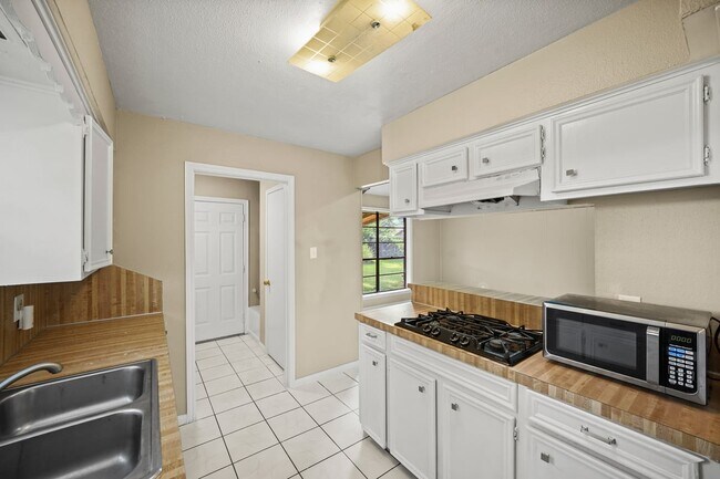 Foto del edificio - 9234 Long Barrel Ln