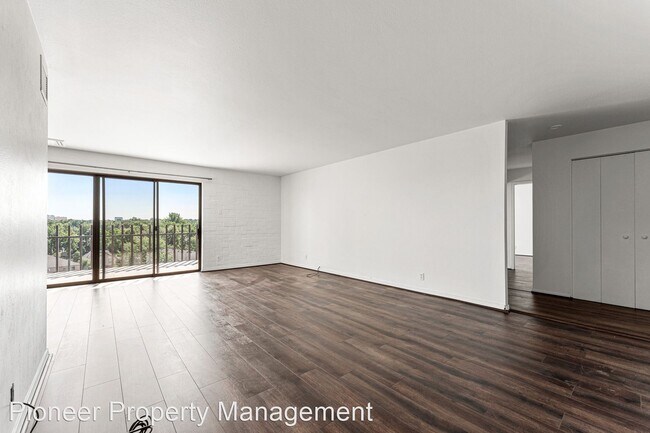 Foto del edificio - 2 br, 2 bath House - 460 S Marion Pkwy #801C