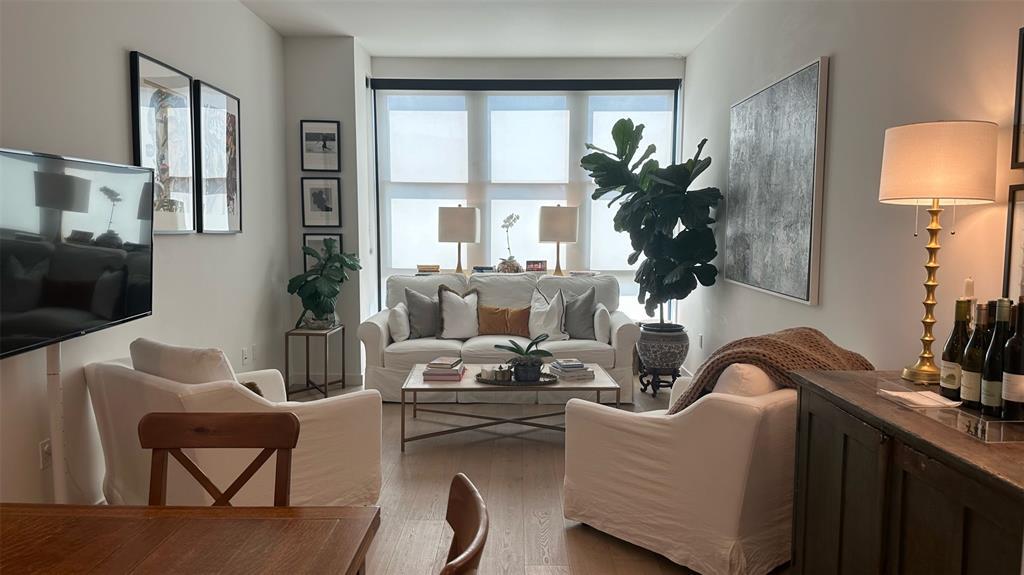Foto principal - 800 Embassy Dr
