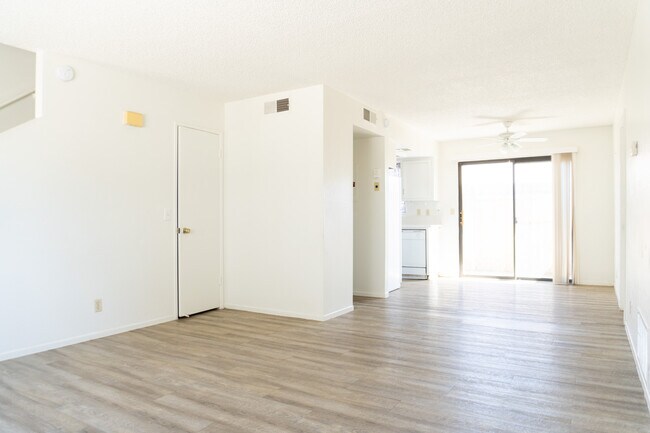 Foto del edificio - 1024 W Atkins Ave