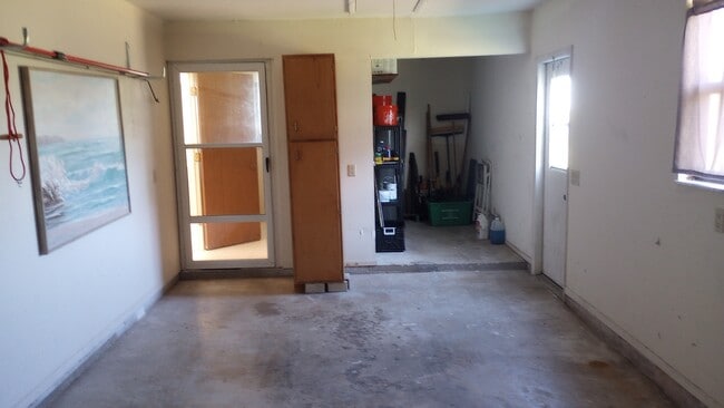 Garage - 20 Pebble Beach Rd
