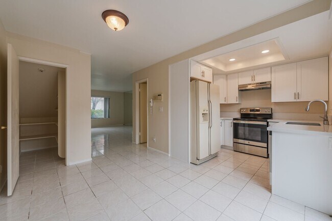 Foto del edificio - RPV Remodeled 2 bed 3 bath townhome in gat...