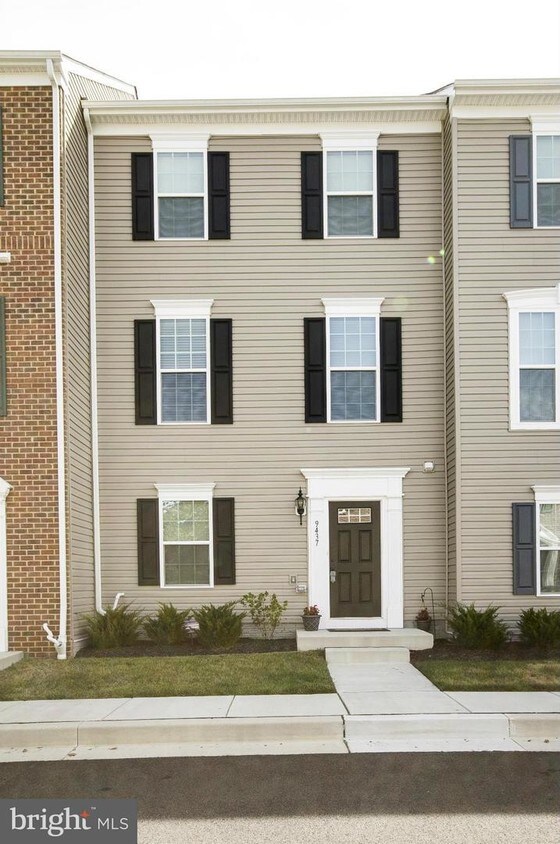 Foto principal - 9437 Paragon Ct