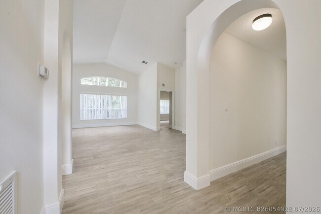 Building Photo - 172 Jones Creek Dr