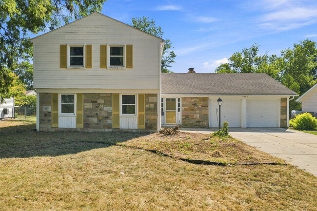 Building Photo - 4856 Danbury Dr