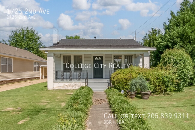 Photo - 1725 2nd Ave House