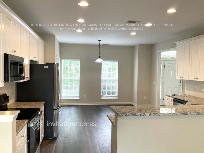 Foto del edificio - 8515 Castledown Dr