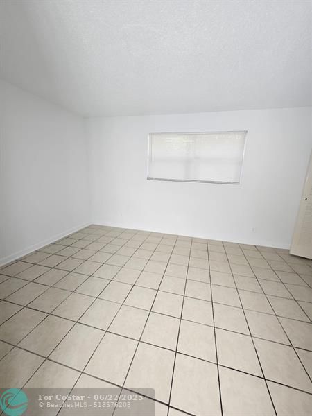 Building Photo - 1151 NE 17th Ct
