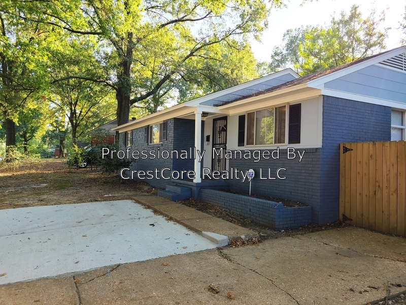 Primary Photo - 1141 S White Station Rd