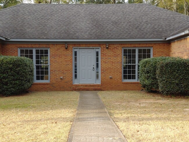 Building Photo - 1915 Elkhorn Ln
