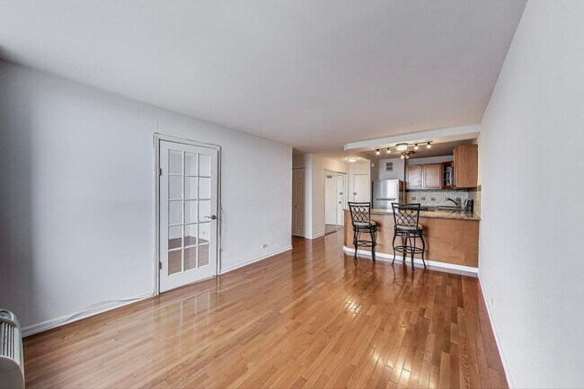 Foto del edificio - 1455 N Sandburg Terrace
