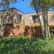 Building Photo - 2952 SW 22nd Cir