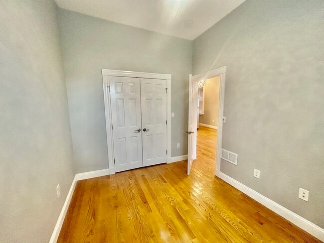 Building Photo - 63 Frankfort St