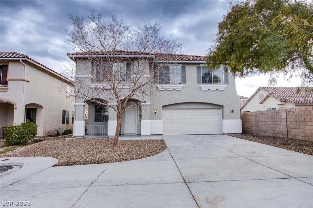 8253 Azure Shores Ct, Las Vegas, NV 89117 House Rental in Las Vegas