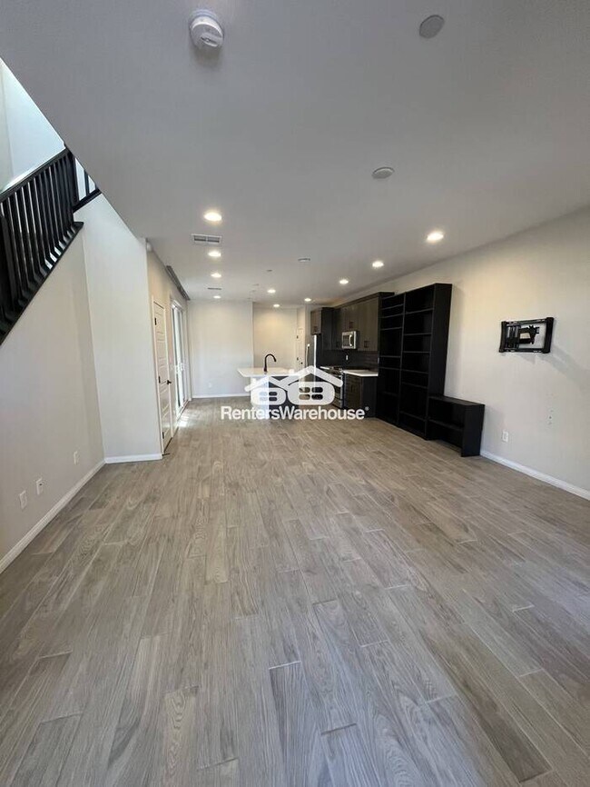Foto del edificio - Rarely Available 3 Bedroom 2.5 Bath Spacious Town Home.