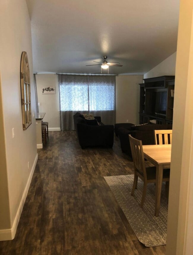 Foto del edificio - 1780 N Snowfield Pl