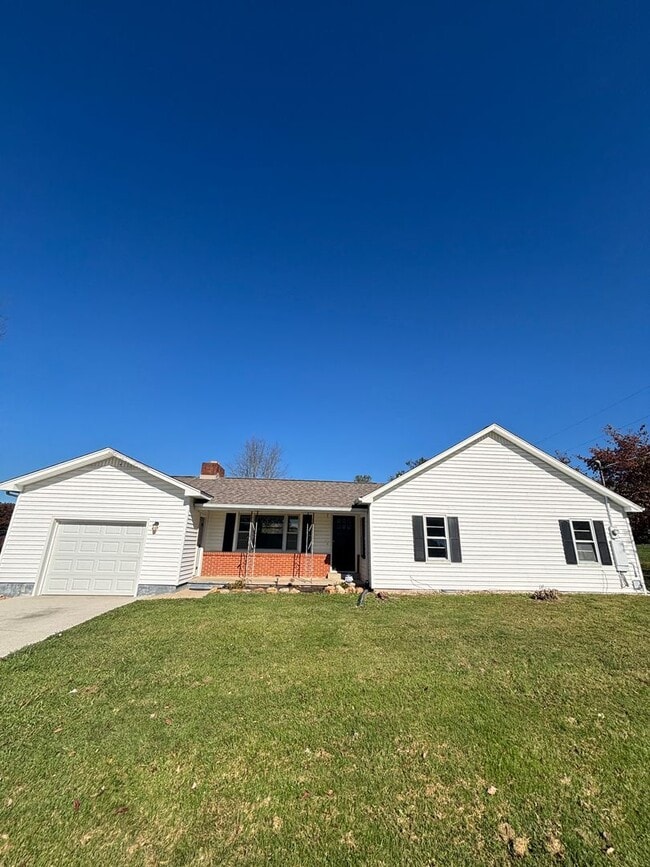 Newly Remodeled rancher in Halls coming so... - Newly Remodeled rancher in Halls coming so... House