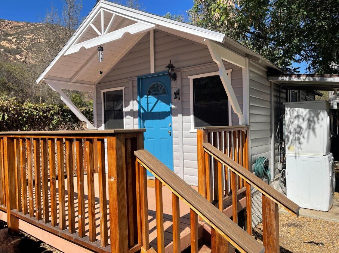 Foto principal - 313 W Noakes St