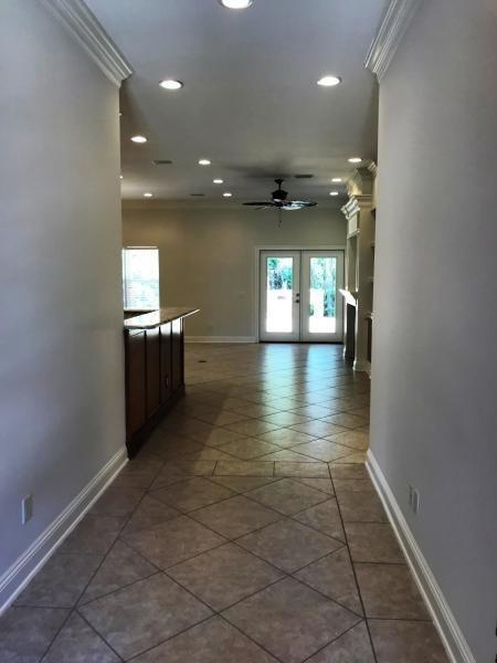 Foto del edificio - 279 Rivercrest Cir