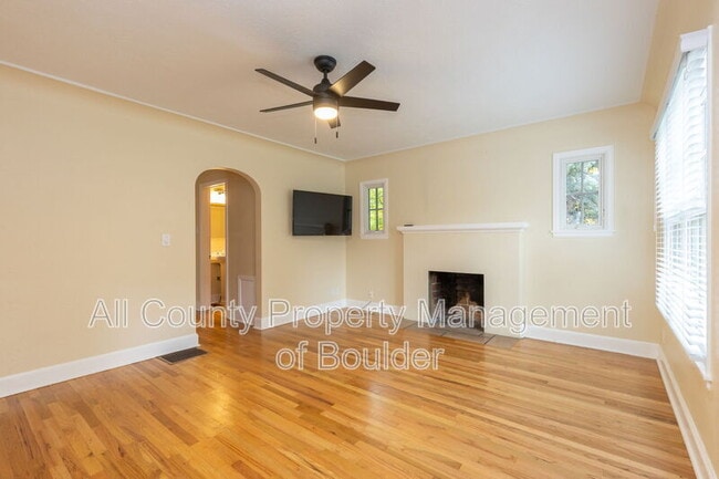 Building Photo - 3134 10th St