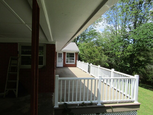 Building Photo - 2670 Warrensburg Rd