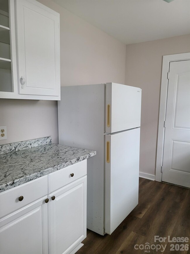 Foto del edificio - 1844 Academy St