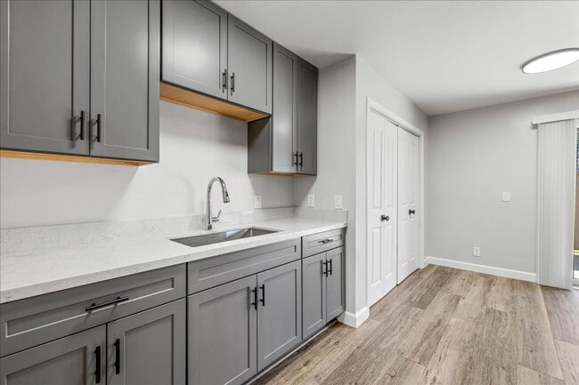 Foto del edificio - Plaza Apartments