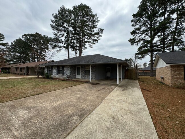 Foto del edificio - Super Cute and close to I-20....