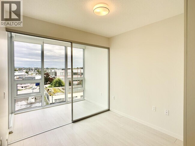 Photo du bâtiment - 180 E 2nd Ave