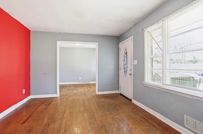 Building Photo - 1548 Sylvan Rd SW