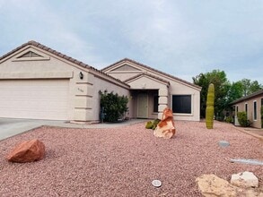 Building Photo - 5104 E Sage Springs Dr