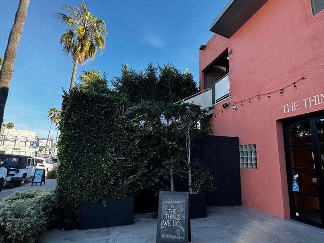 Foto del edificio - 1418 Abbot Kinney Blvd
