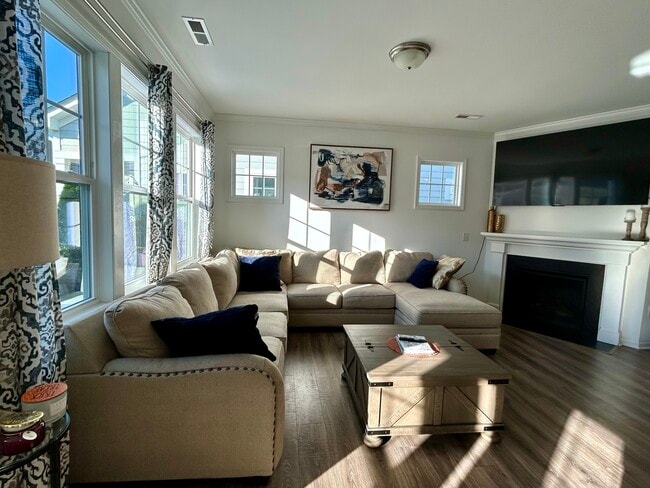 Building Photo - 6609 Enrichment Ln