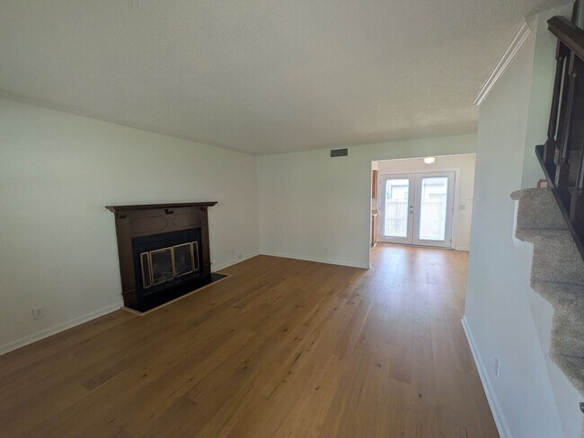 Building Photo - 1107 Quail Ct W