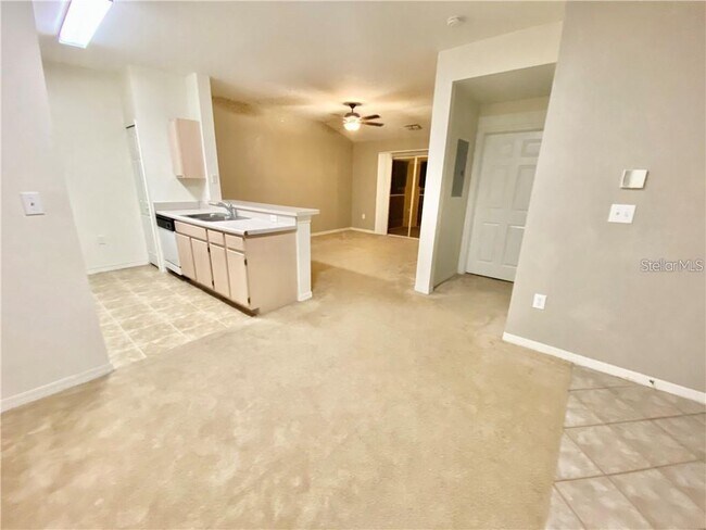 Building Photo - 5475 Vineland Rd
