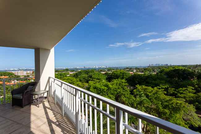 Foto del edificio - 1000 Quayside Terrace