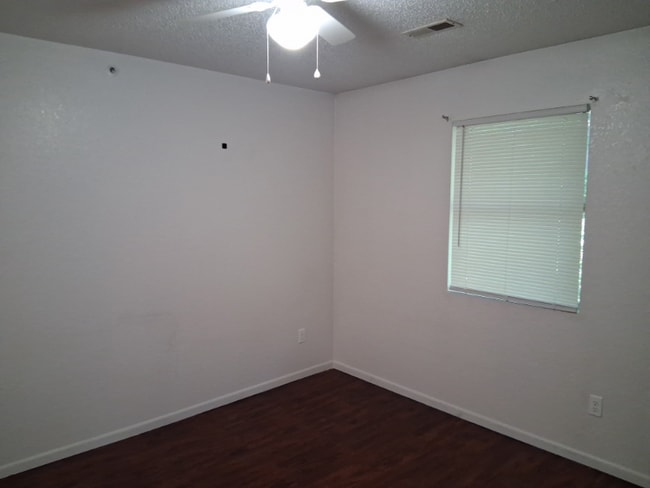 Building Photo - 1080 Mace Rd