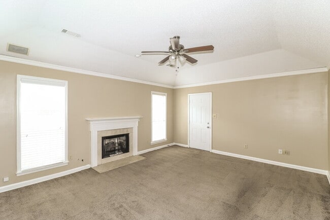 Building Photo - 2232 Lake Hill Ct