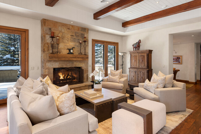 Foto del edificio - 165 Miners Trail Rd