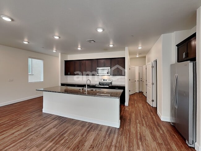 Building Photo - 6121 Wild Lilac Ct