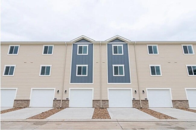 Building Photo - 21155 Gosling Rd