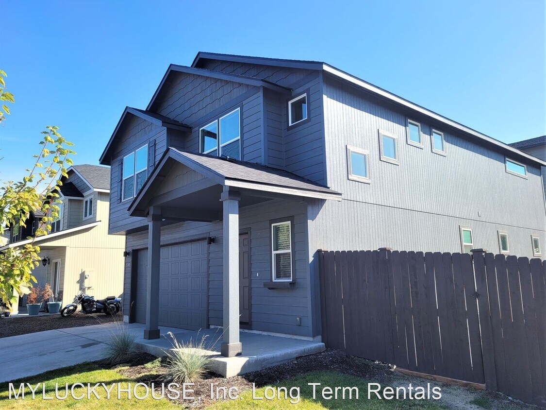 Primary Photo - 4 br, 2.5 bath House - 2305 NE Donegon Rd