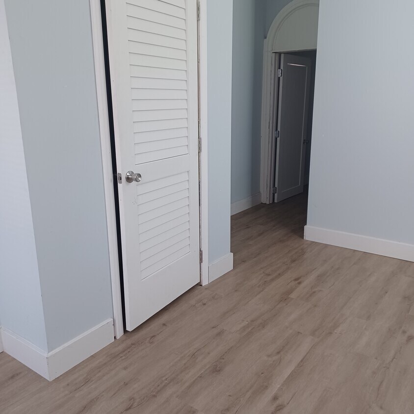 Foto principal - 2047 W York St