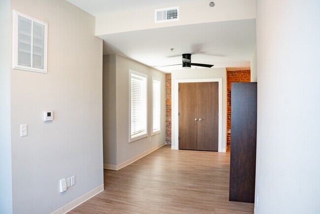 Foto del edificio - The Soma Lofts