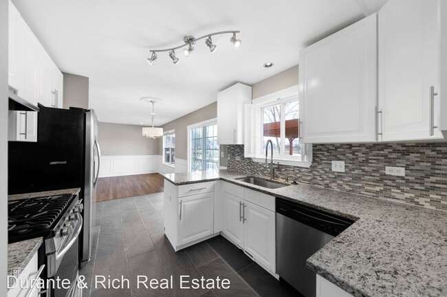 Foto del edificio - 3 br, 2.5 bath House - 74 N Brittany Ln