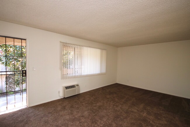 Building Photo - 6805 Rosemead Blvd
