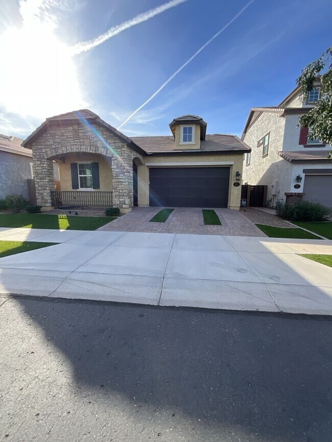 Building Photo - 10155 E Naranja Ave