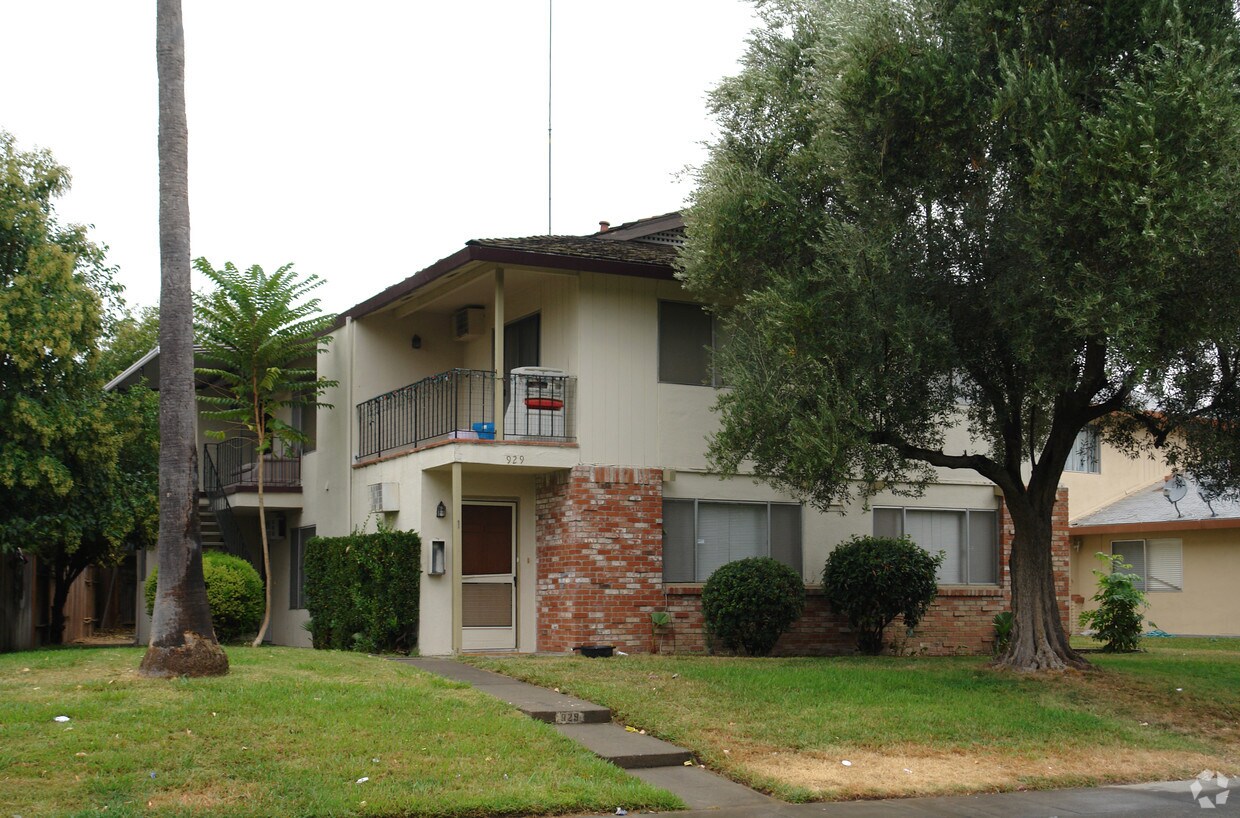 Foto del edificio - 929 Carro Dr